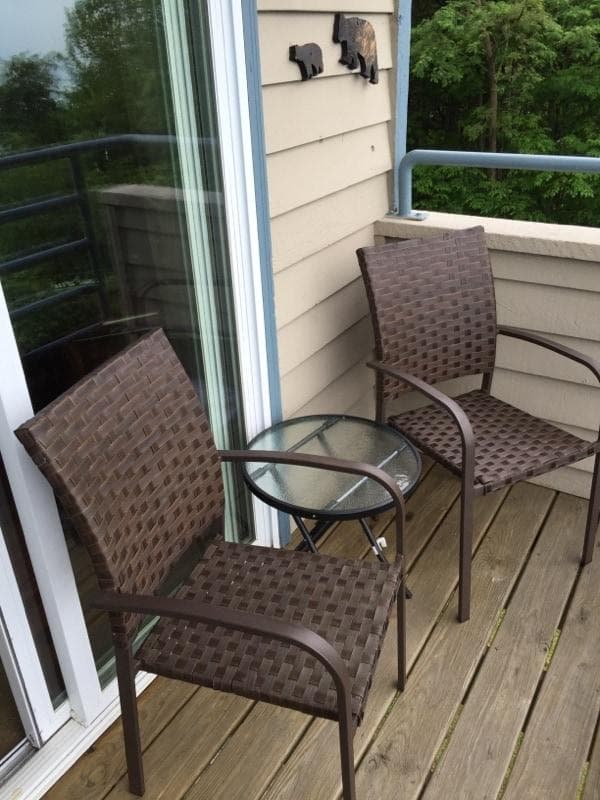 
Comfortable seating to enjoy the view of Mt. LeConte from the Balcony